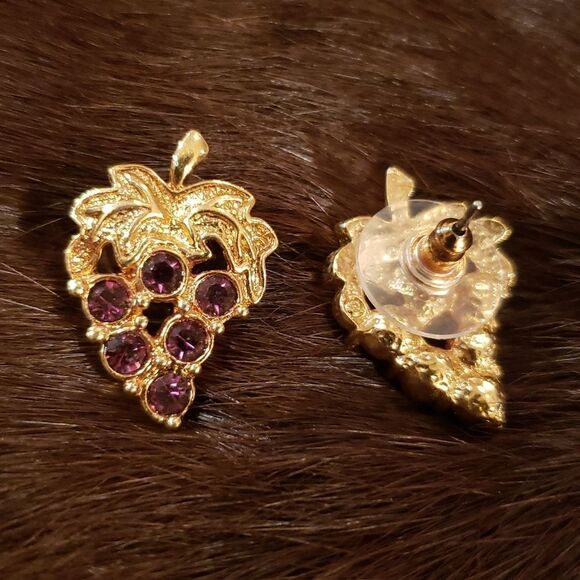 VNTG Grape Pierced Stud Earrings - Picture 3 of 3